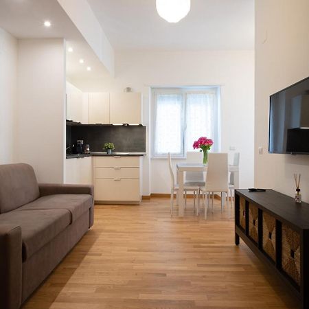 Residenza Lualdi Appartement Rome Buitenkant foto